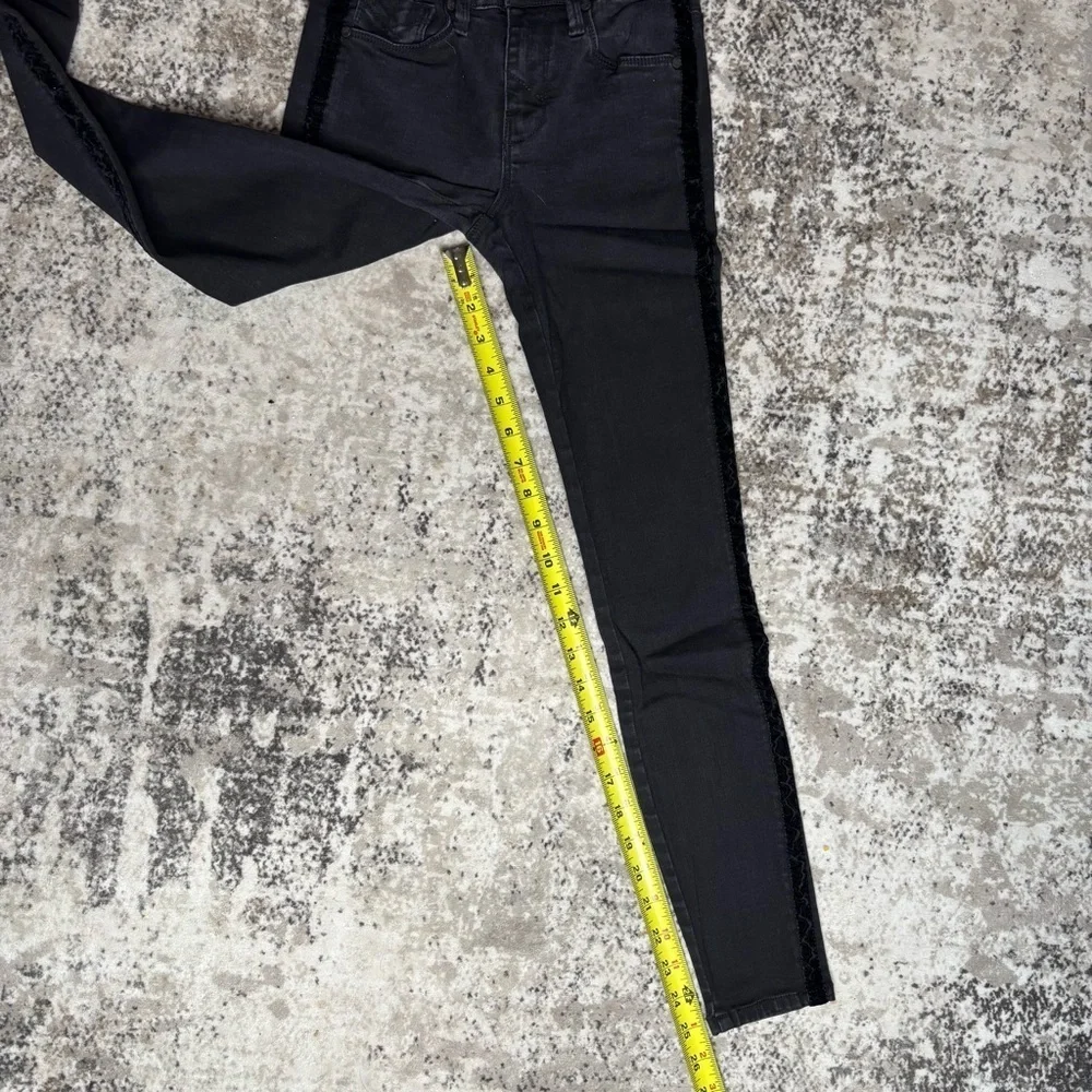 Unpublished Women's Black Washed Out Skinny Jeans Side Embroidered  Size 24